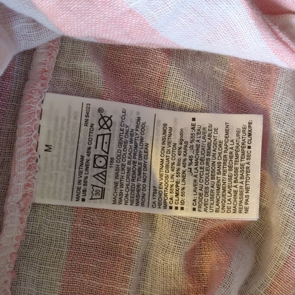 Old Navy short sleeve button down - Picture 3 of 5